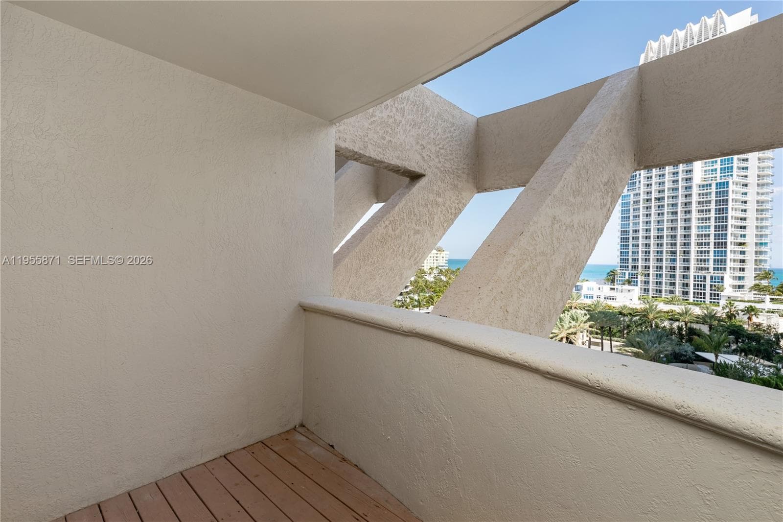 300 S Pointe Dr # 907, Miami Beach FL 33139 — 24