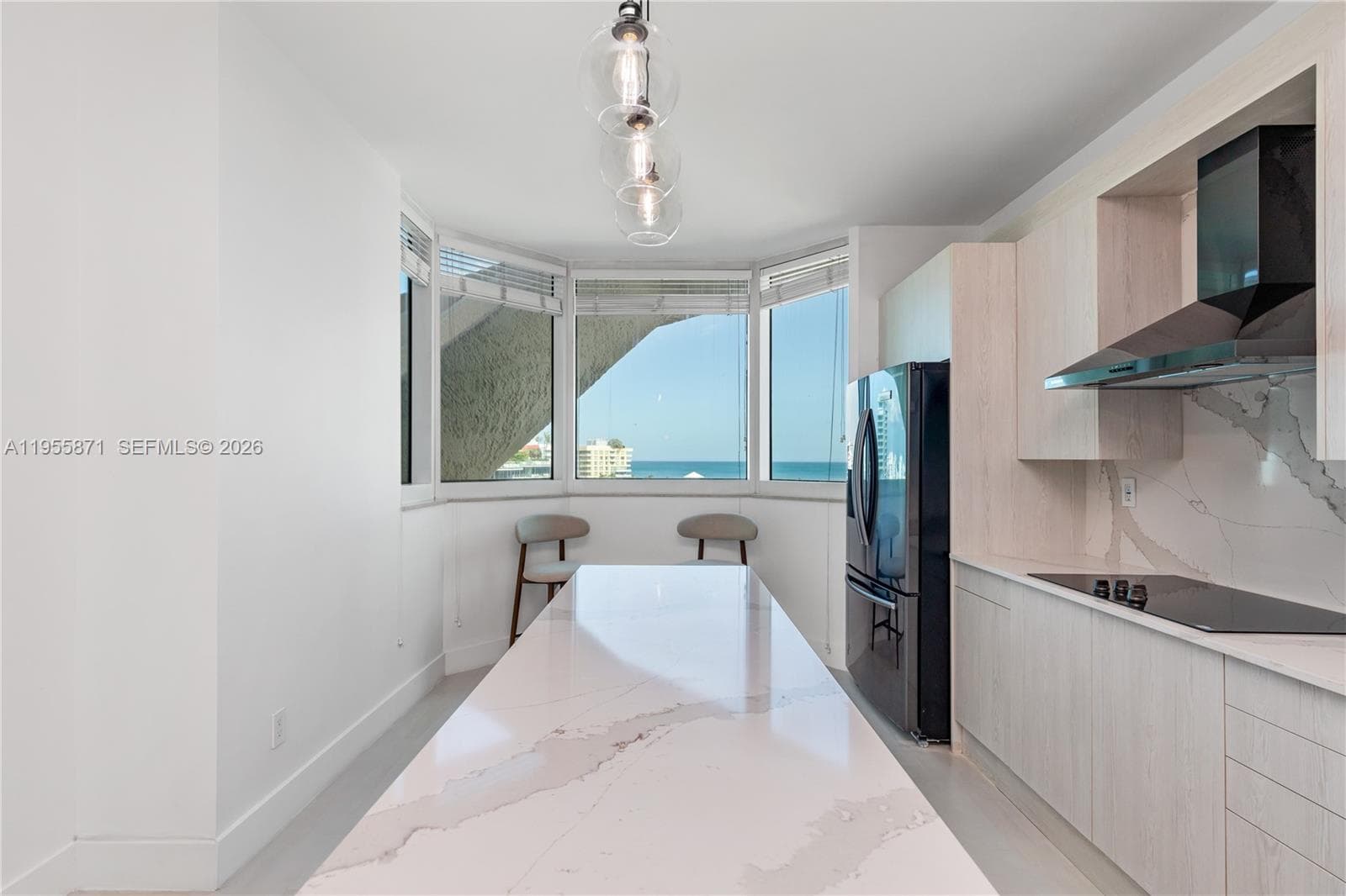 300 S Pointe Dr # 907, Miami Beach FL 33139 — 14