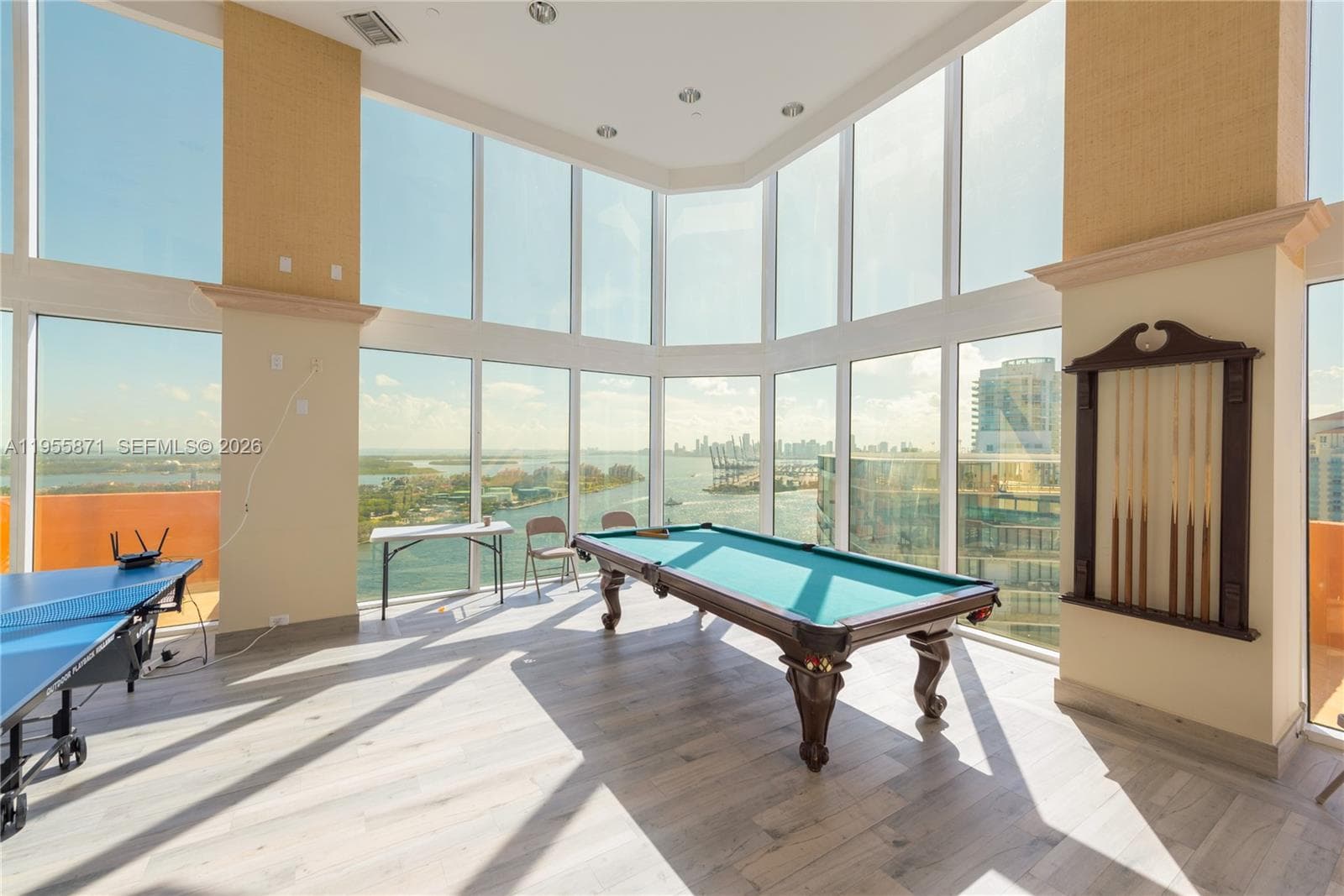 300 S Pointe Dr # 907, Miami Beach FL 33139 — 59