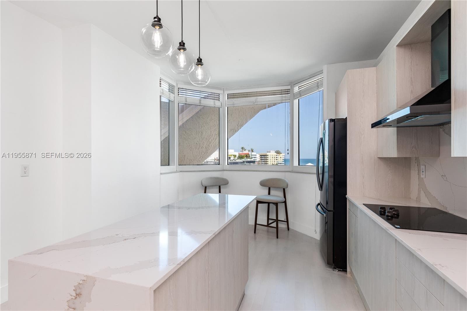 300 S Pointe Dr # 907, Miami Beach FL 33139 — 15