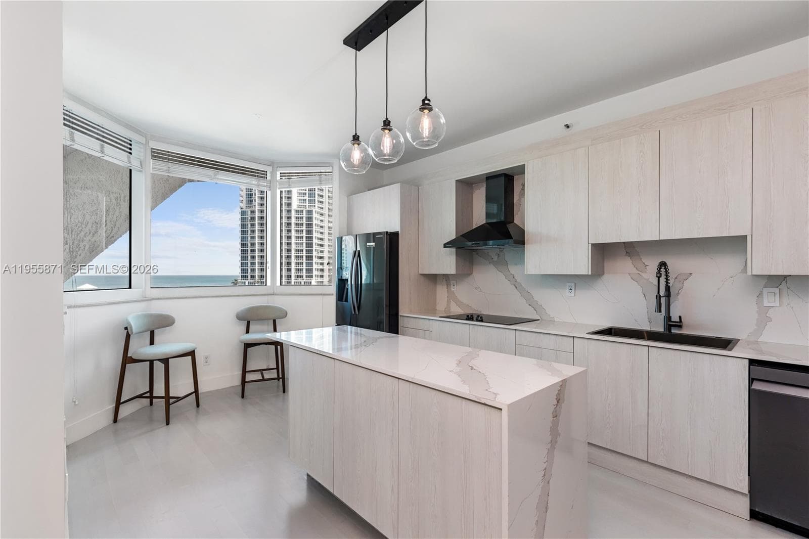300 S Pointe Dr # 907, Miami Beach FL 33139 — 11