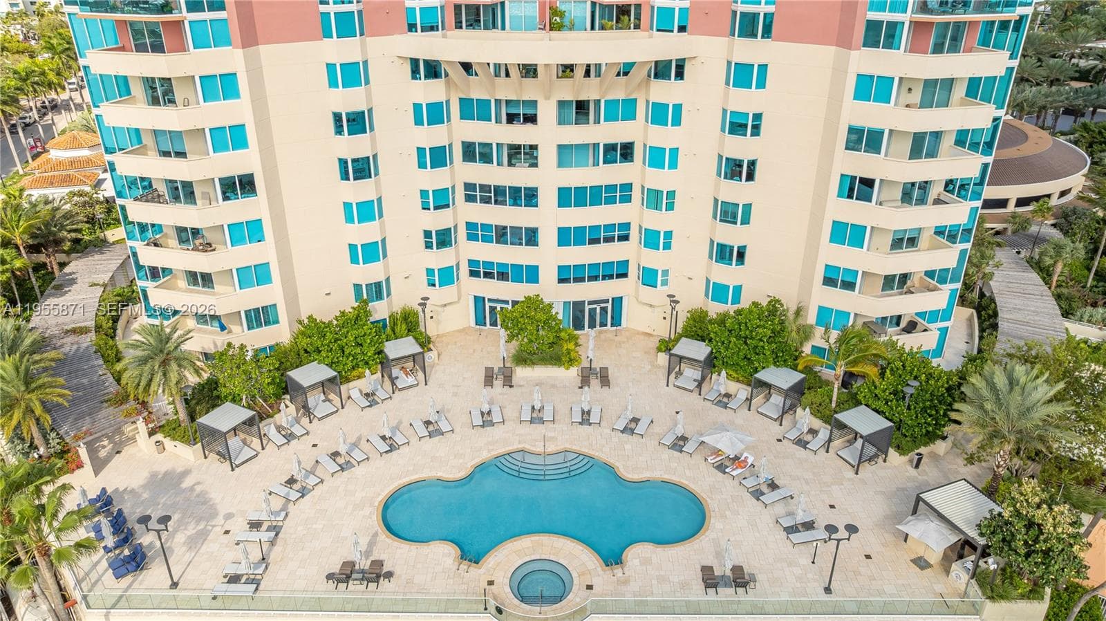 300 S Pointe Dr # 907, Miami Beach FL 33139 — 29