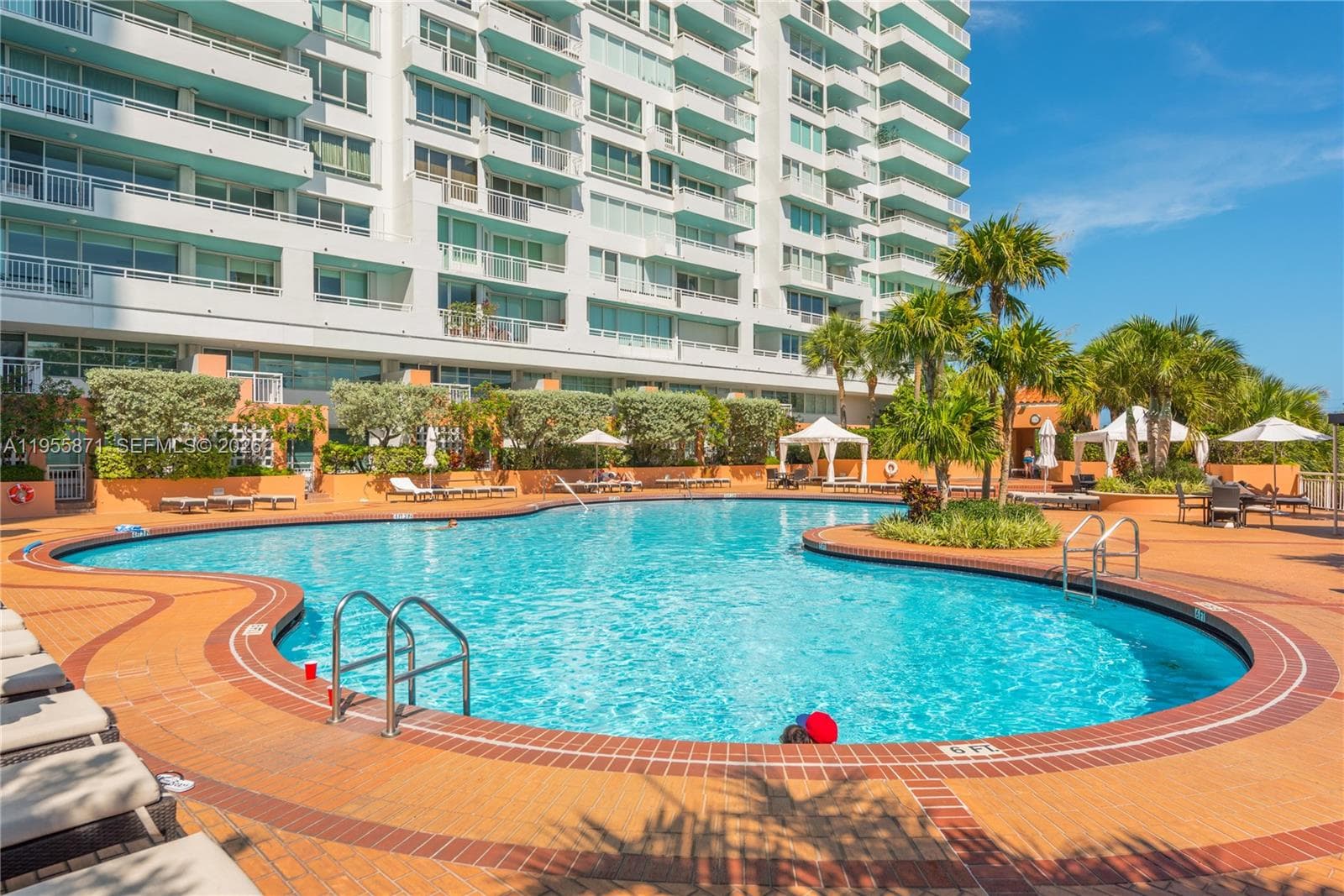 300 S Pointe Dr # 907, Miami Beach FL 33139 — 70