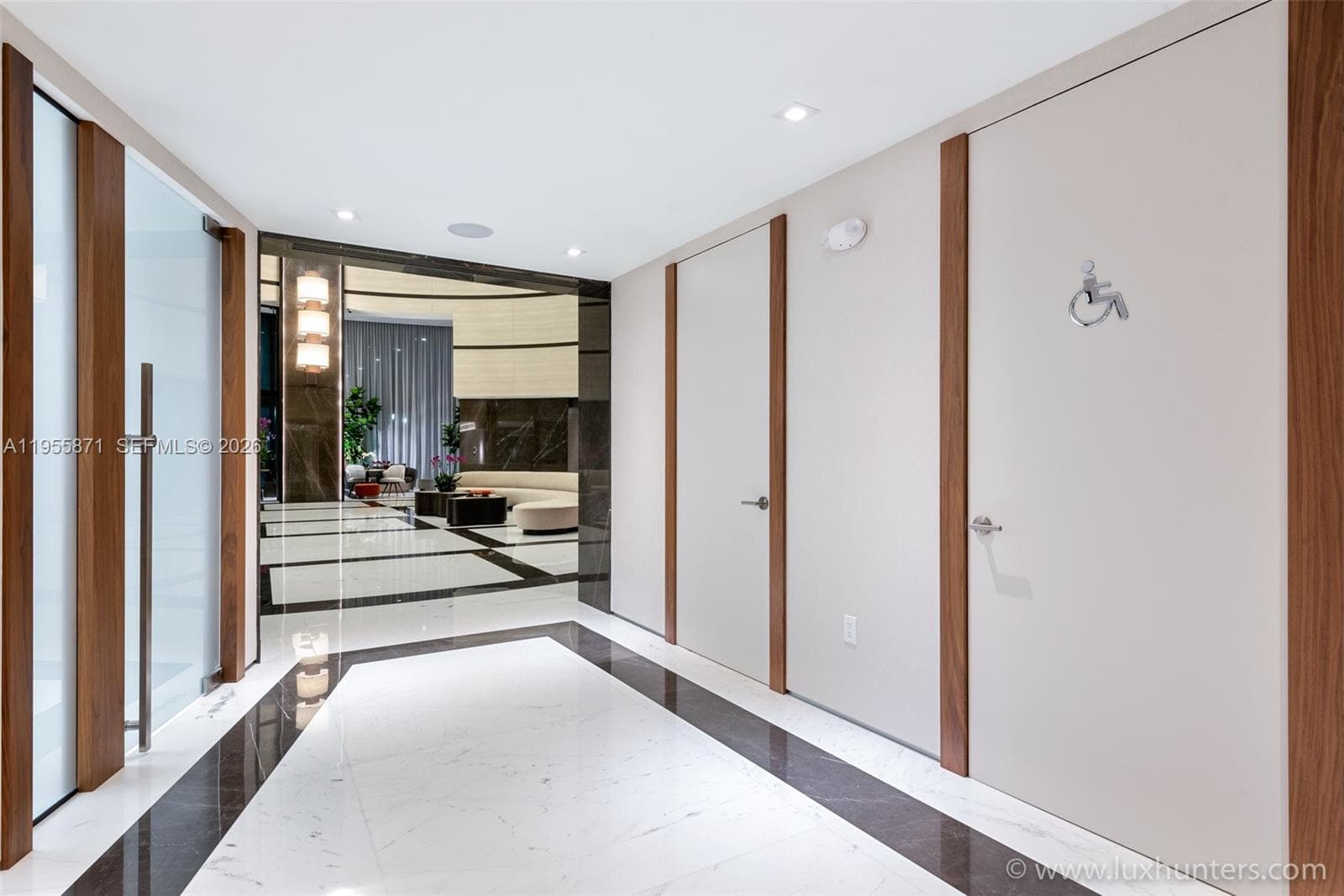 300 S Pointe Dr # 907, Miami Beach FL 33139 — 78