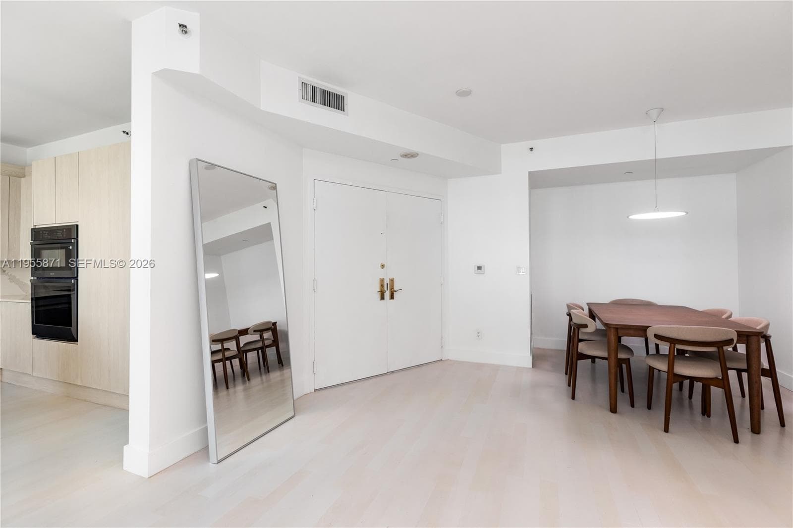 300 S Pointe Dr # 907, Miami Beach FL 33139 — 8
