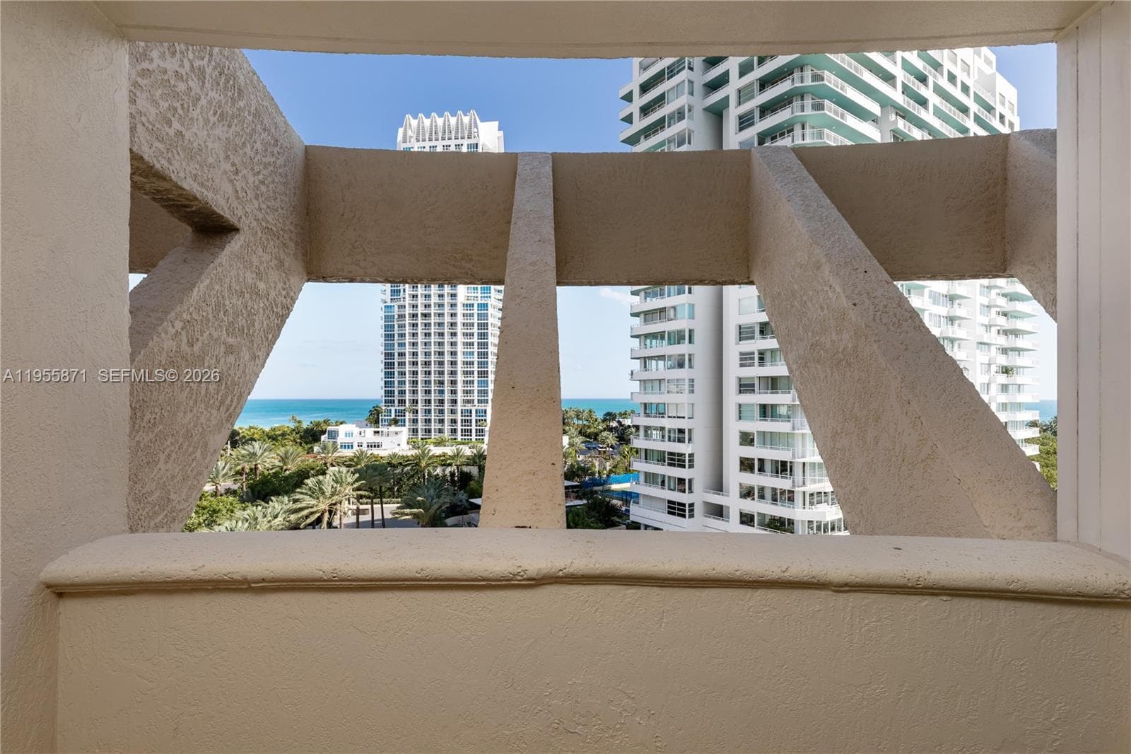 300 S Pointe Dr # 907, Miami Beach FL 33139 — 25