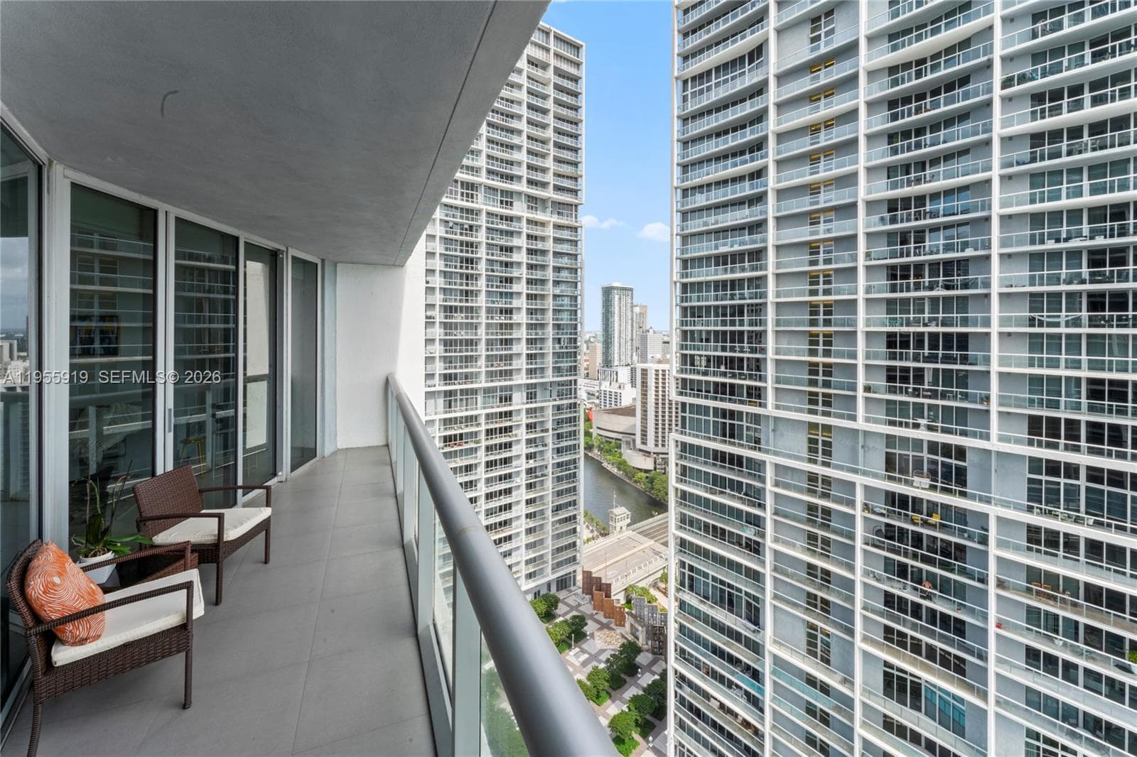 495 Brickell Ave # 3208, Miami FL 33131 — 2