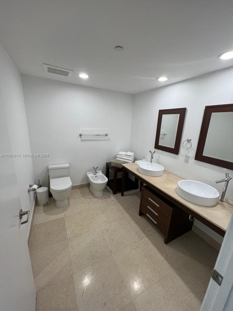 495 Brickell Ave # 3208, Miami FL 33131 — 10