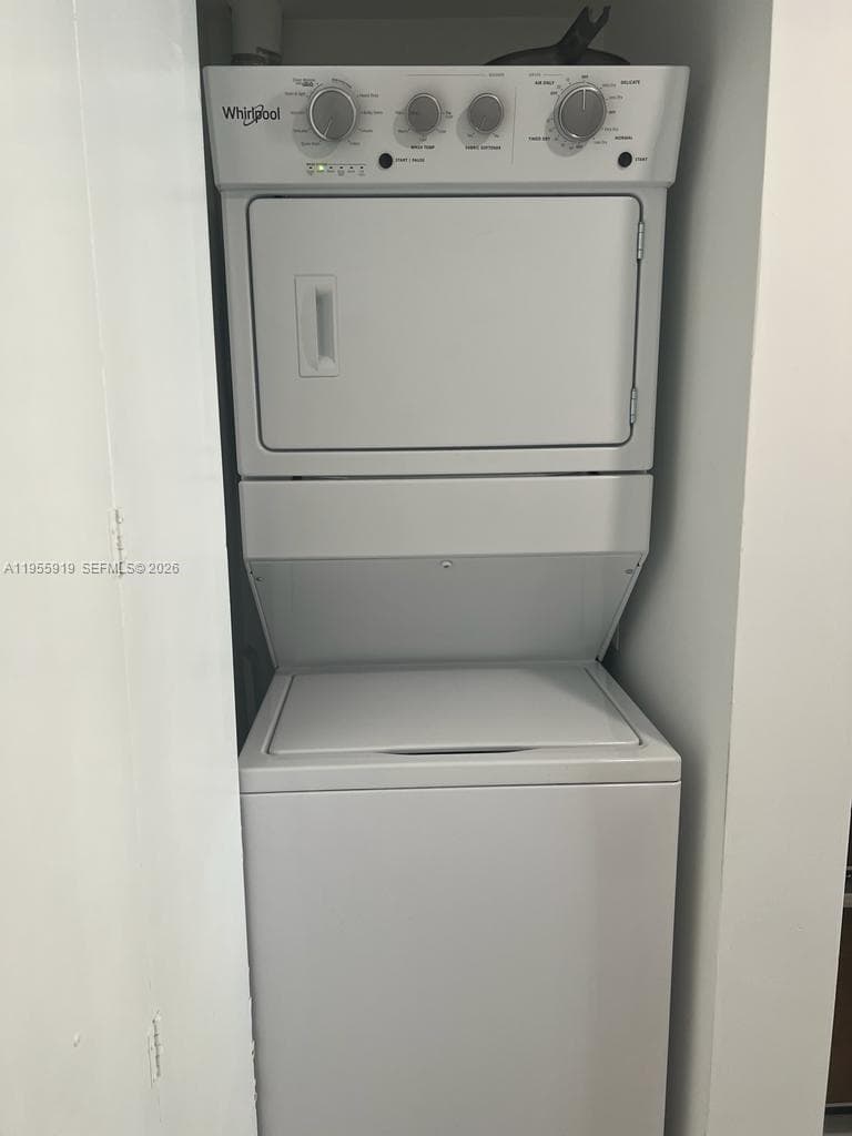 495 Brickell Ave # 3208, Miami FL 33131 — 11