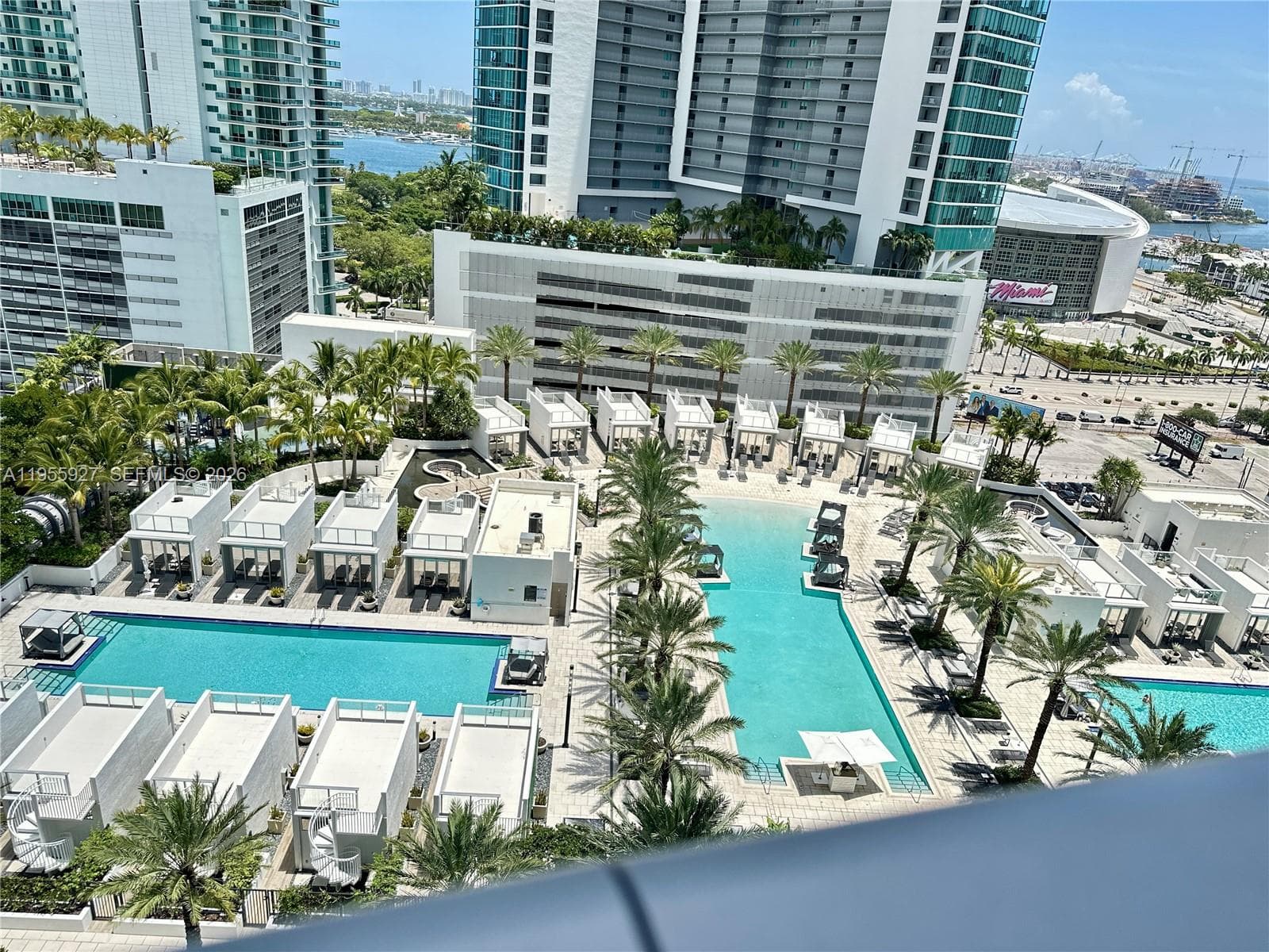 851 NE 1st Ave # 4604, Miami FL 33132 — 62