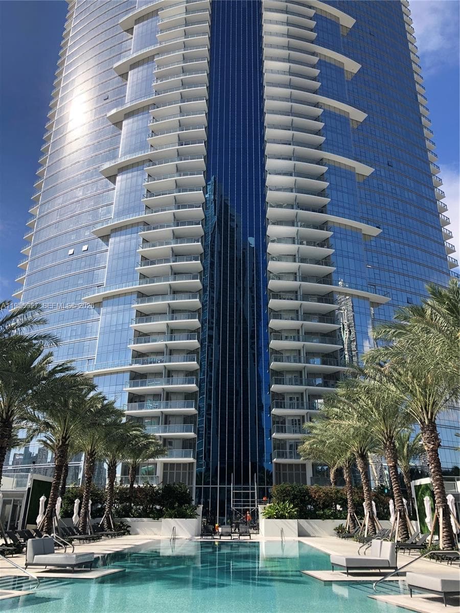 851 NE 1st Ave # 4604, Miami FL 33132 — 23