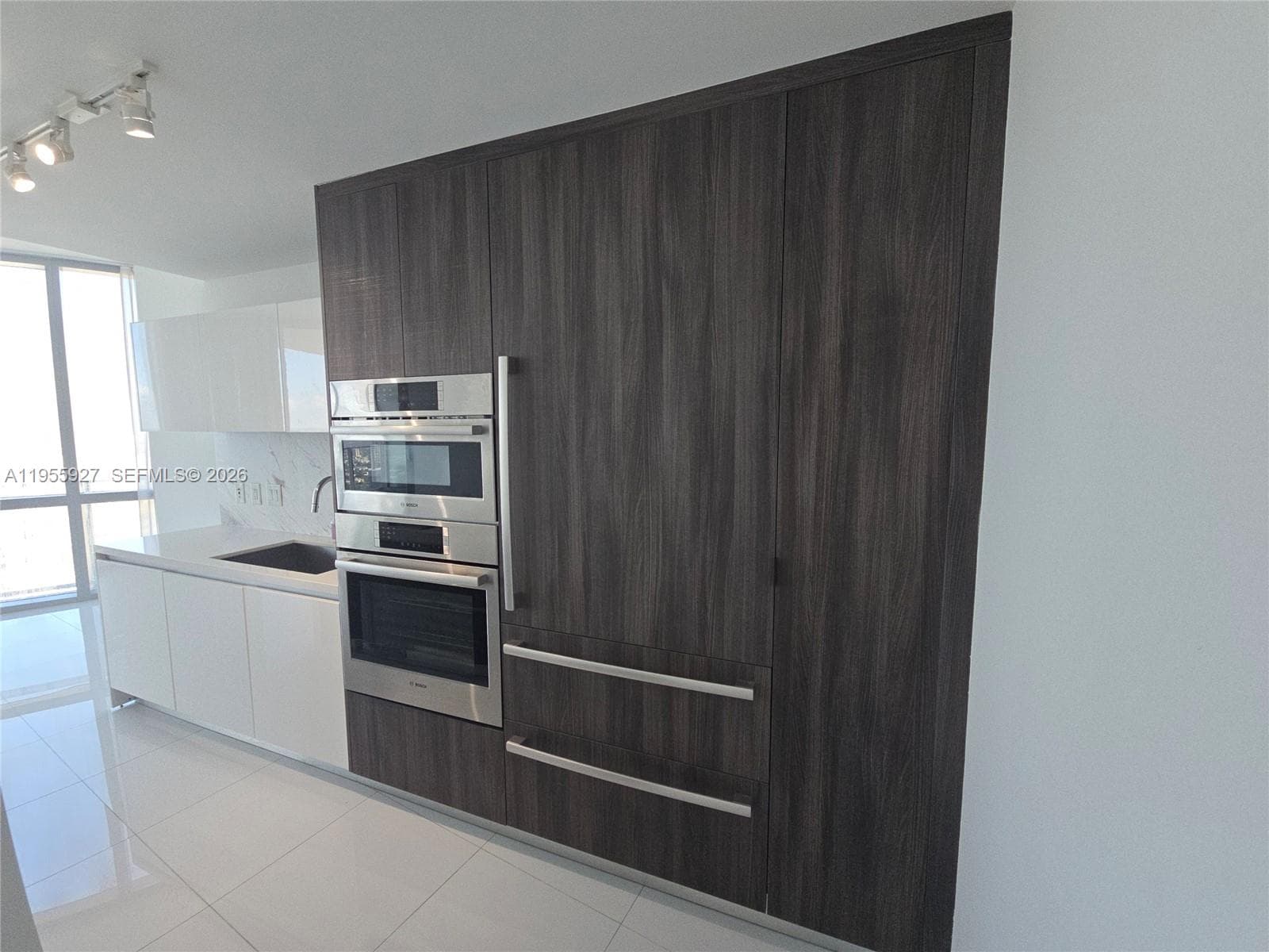 851 NE 1st Ave # 4604, Miami FL 33132 — 6