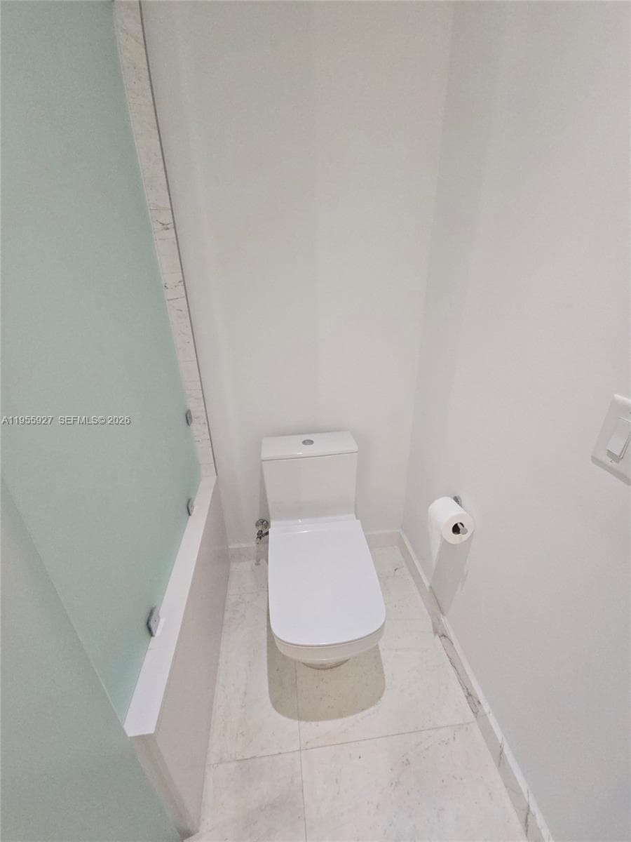 851 NE 1st Ave # 4604, Miami FL 33132 — 13