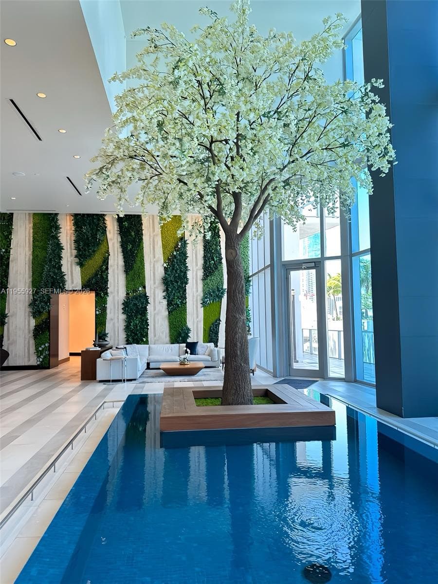 851 NE 1st Ave # 4604, Miami FL 33132 — 57