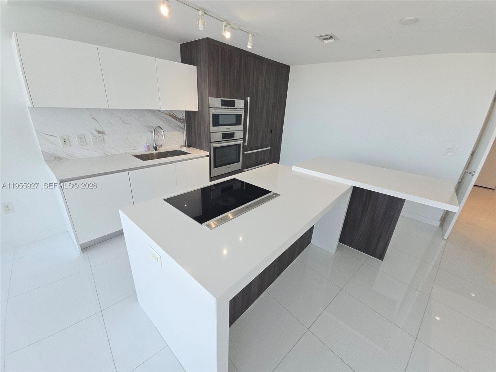 851 NE 1st Ave # 4604, Miami FL 33132 — 5