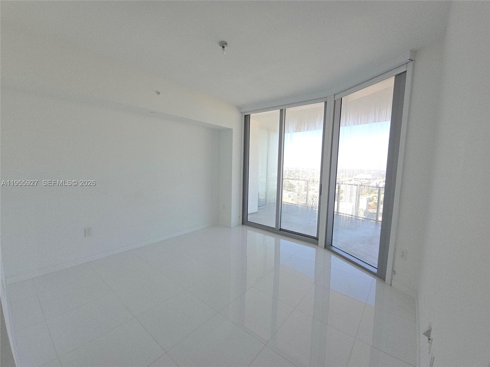 851 NE 1st Ave # 4604, Miami FL 33132 — 9