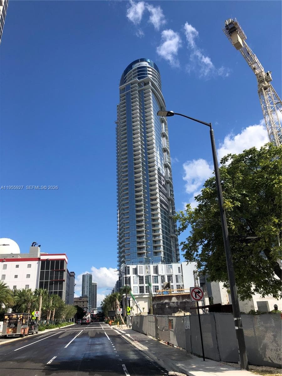 851 NE 1st Ave # 4604, Miami FL 33132 — 30