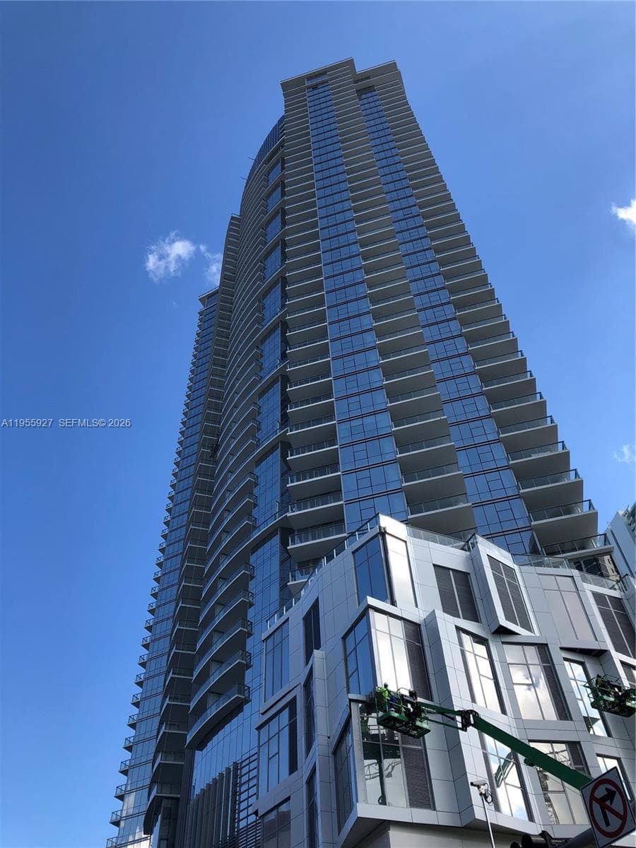 851 NE 1st Ave # 4604, Miami FL 33132 — 69