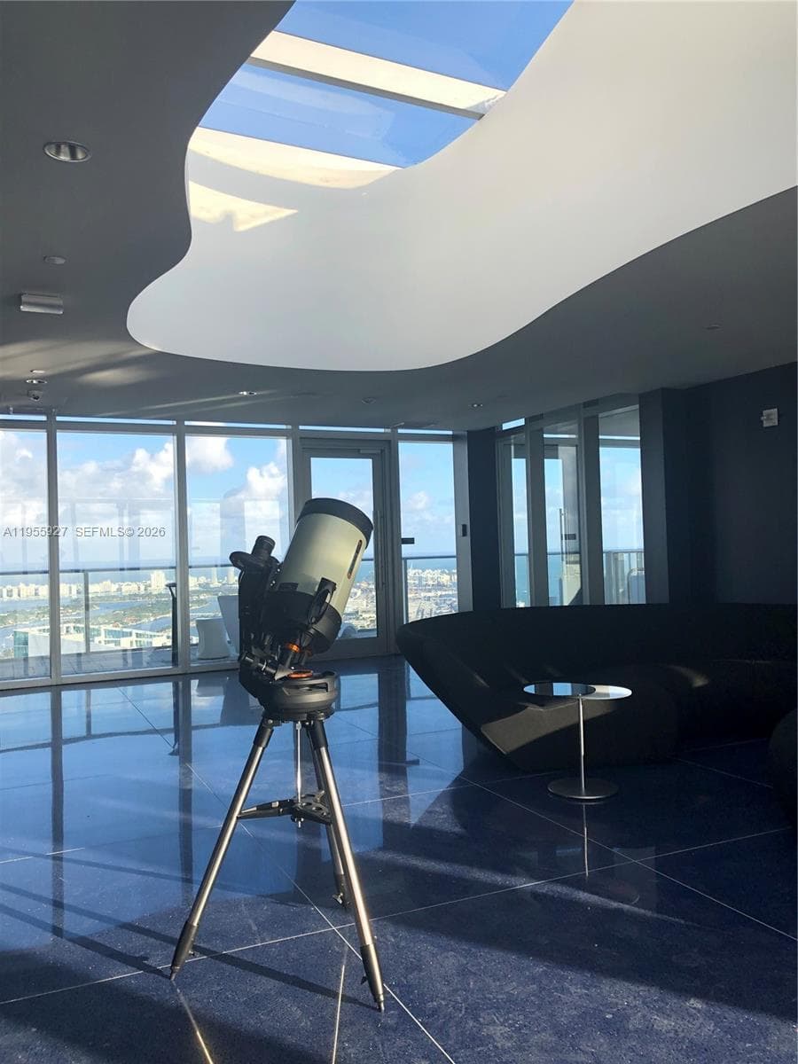 851 NE 1st Ave # 4604, Miami FL 33132 — 38