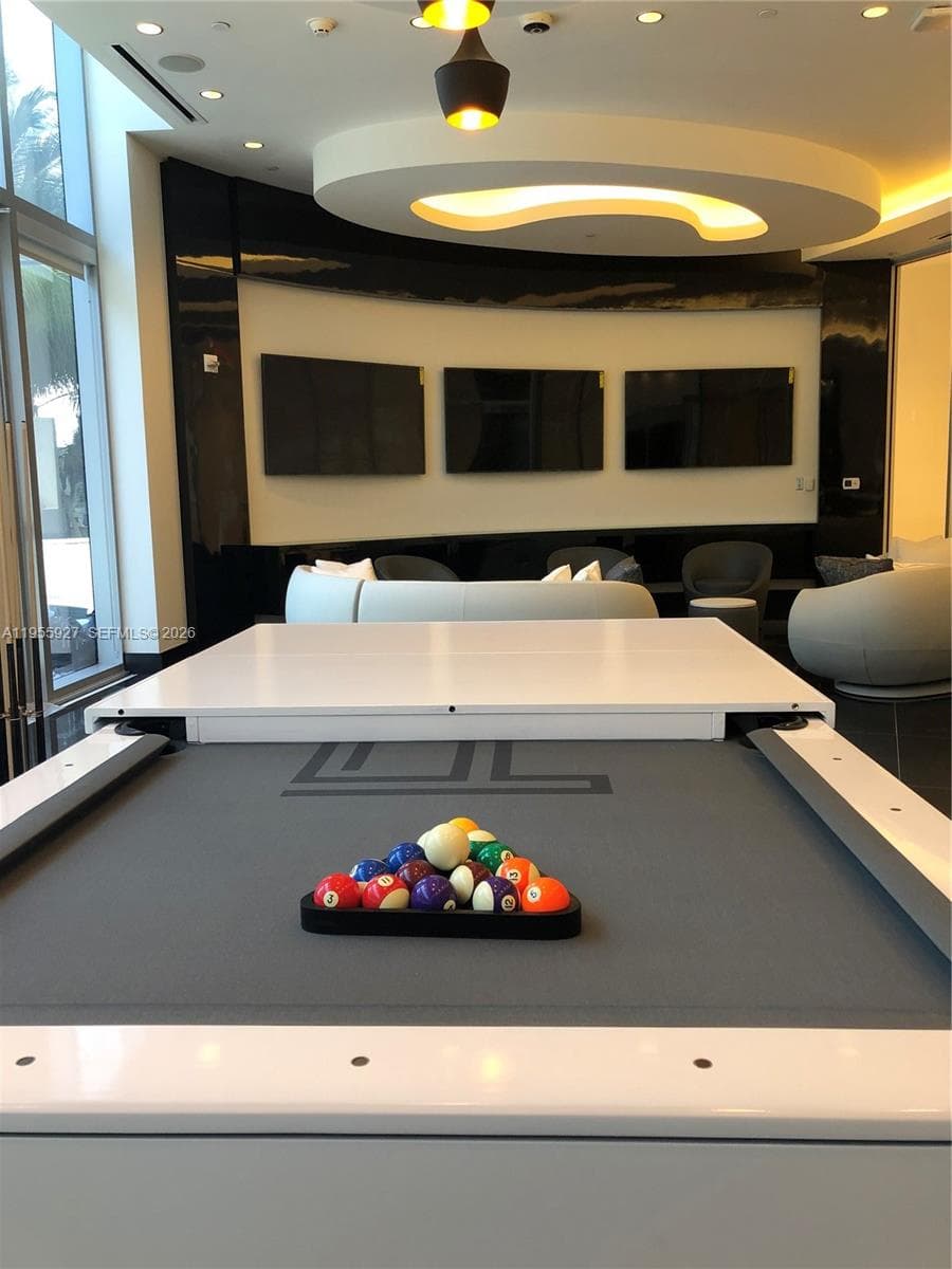851 NE 1st Ave # 4604, Miami FL 33132 — 49