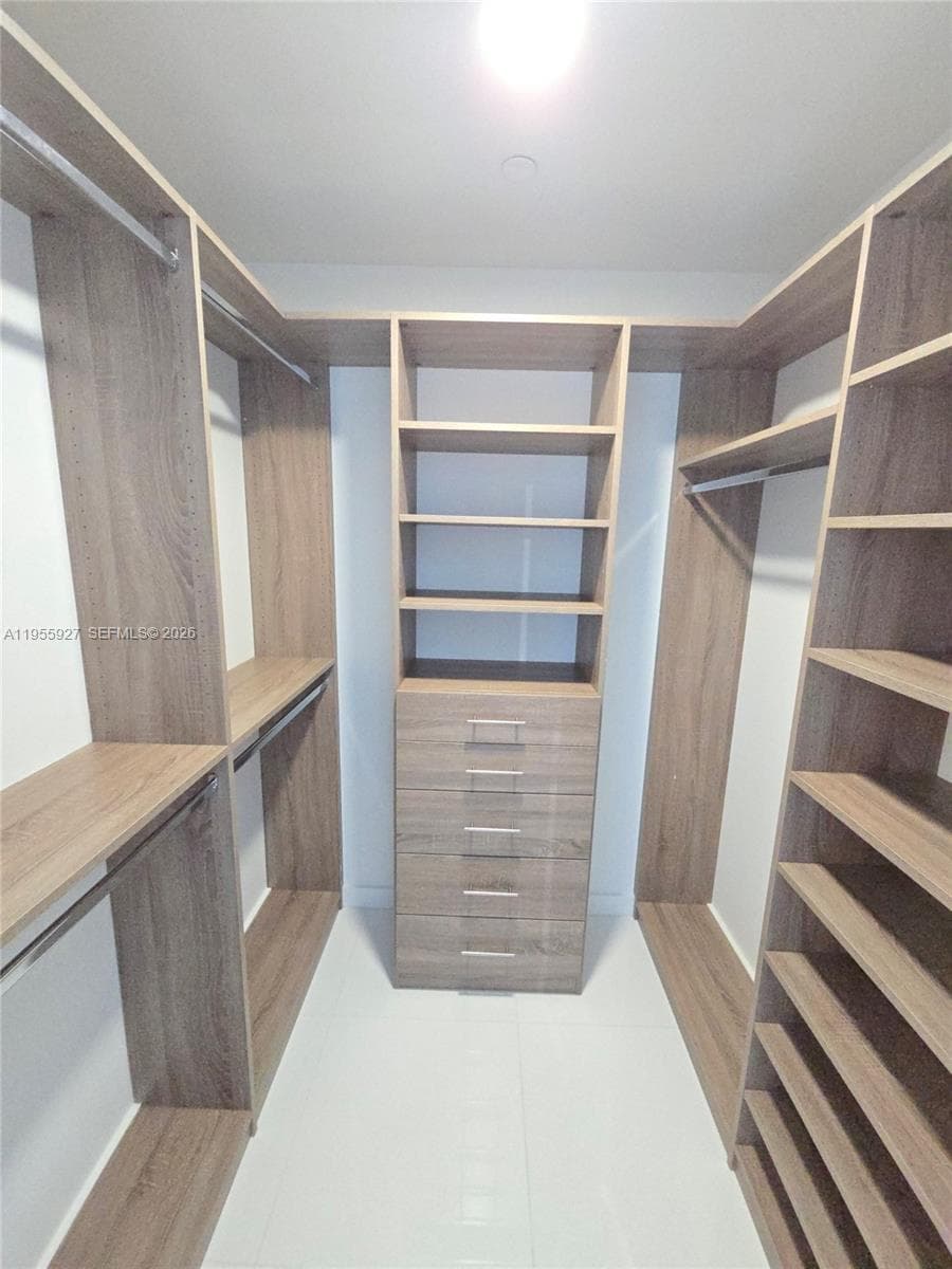 851 NE 1st Ave # 4604, Miami FL 33132 — 14