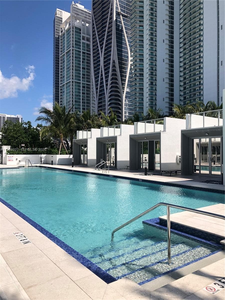 851 NE 1st Ave # 4604, Miami FL 33132 — 55