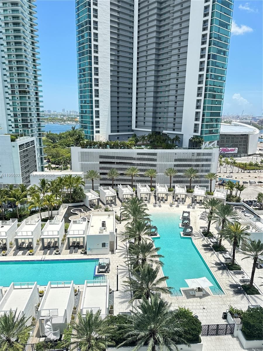 851 NE 1st Ave # 4604, Miami FL 33132 — 59