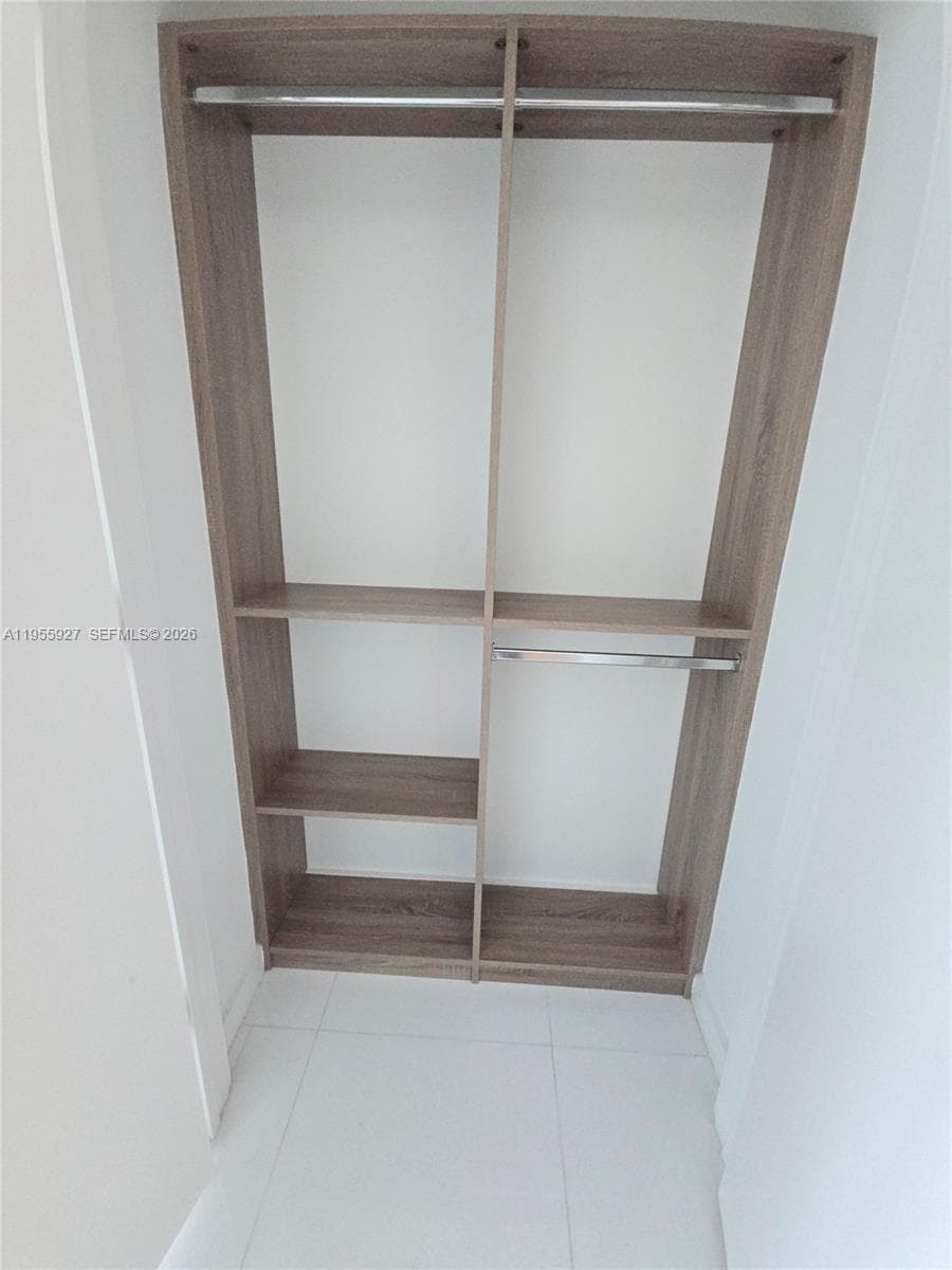 851 NE 1st Ave # 4604, Miami FL 33132 — 15