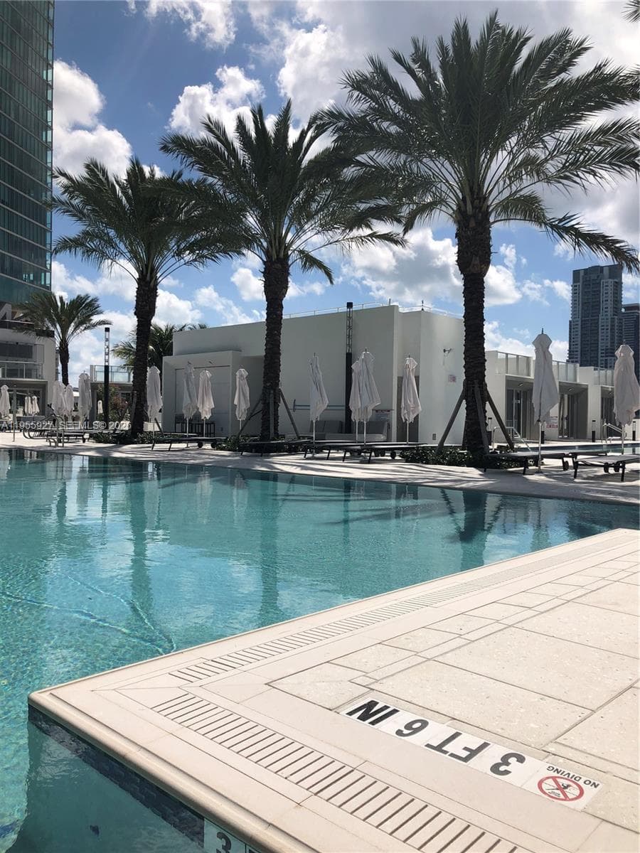 851 NE 1st Ave # 4604, Miami FL 33132 — 64