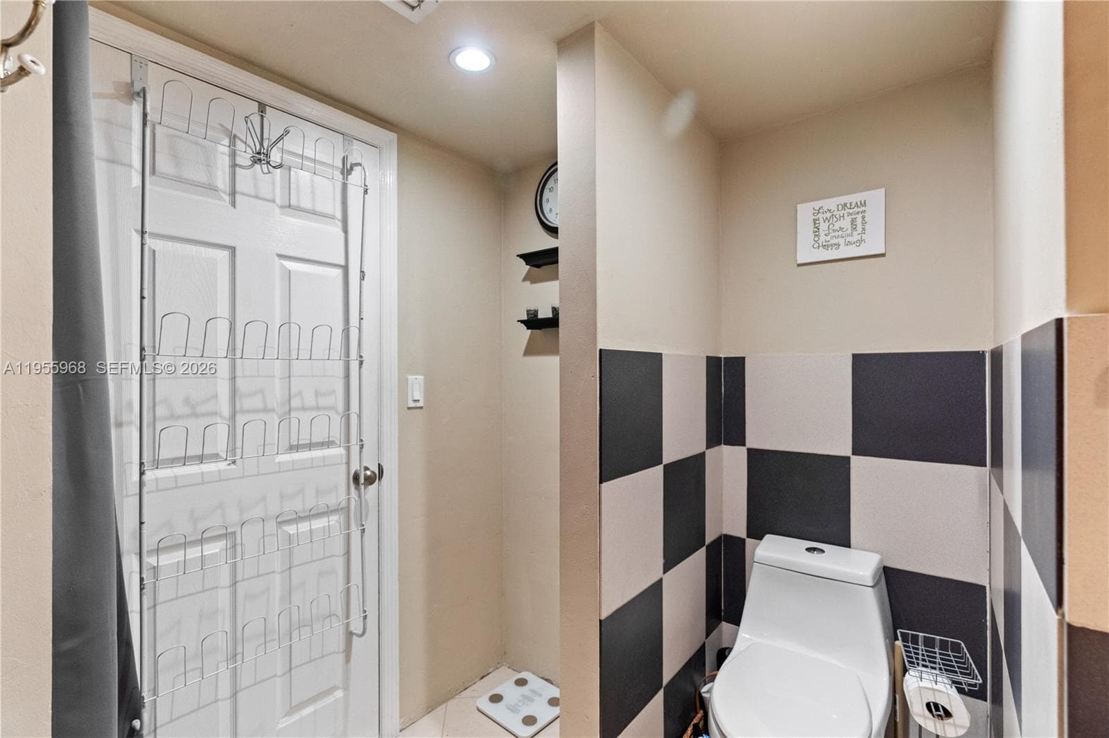 1351 NE Miami Gardens Dr, Miami FL 33179 — 24