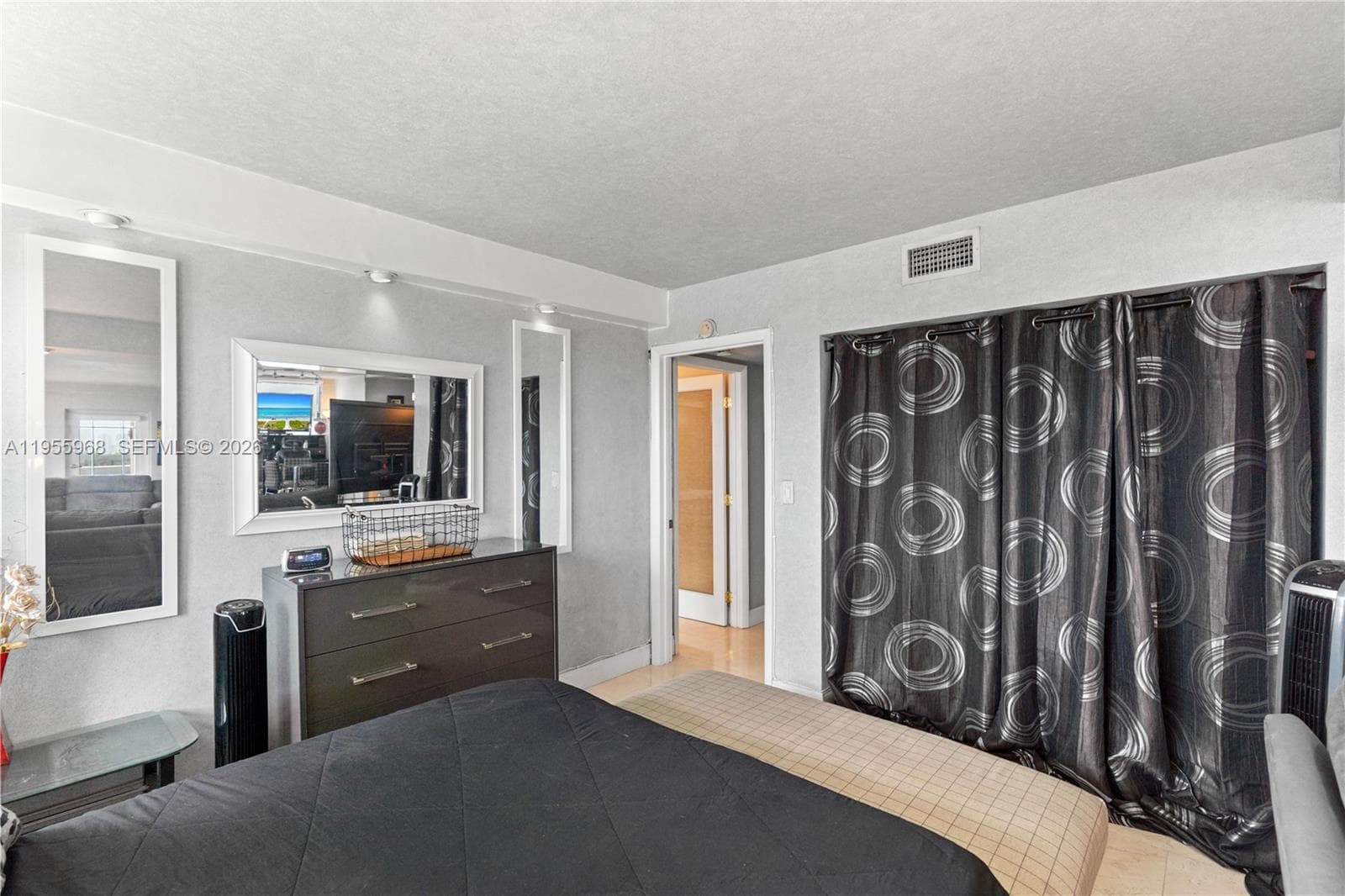 1351 NE Miami Gardens Dr, Miami FL 33179 — 21