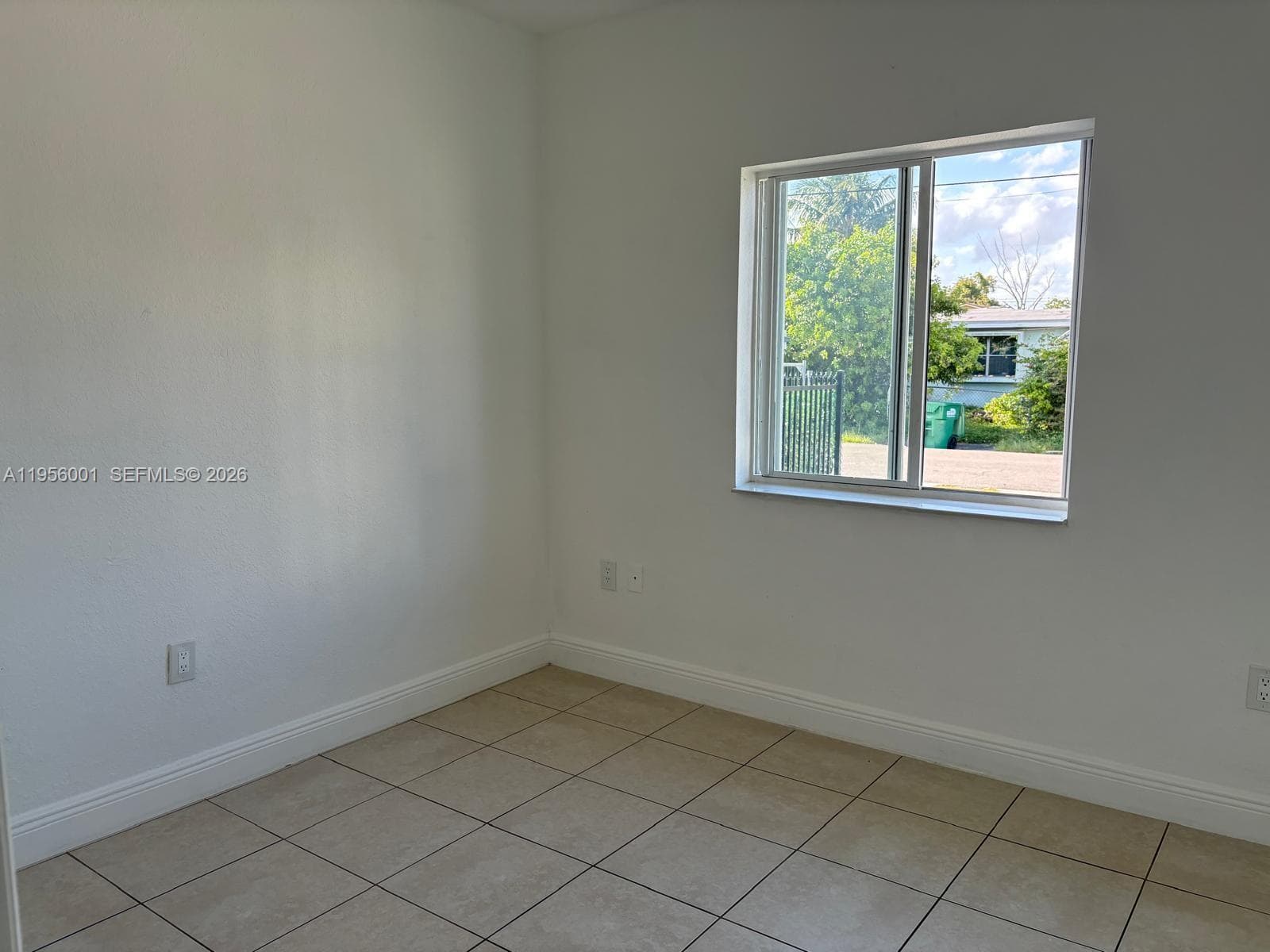 2916 NW 51st St, Miami FL 33142 — 14