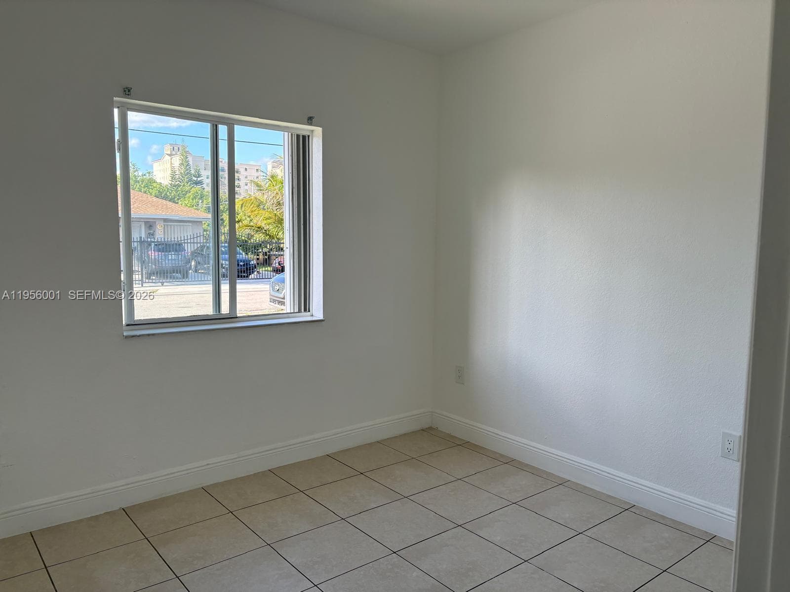 2916 NW 51st St, Miami FL 33142 — 15