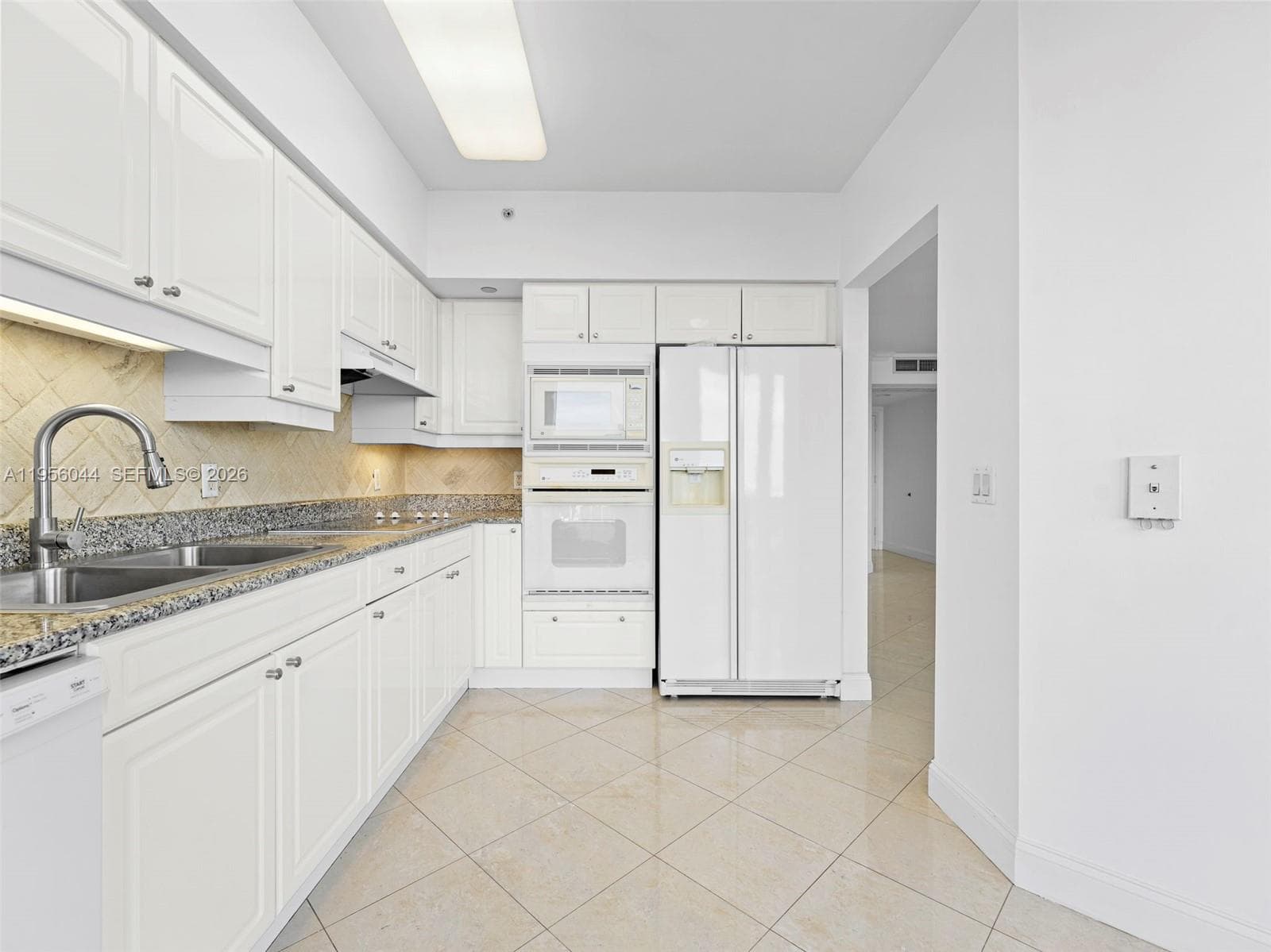 Blue Diamond Condo, Miami Beach, FL — 6