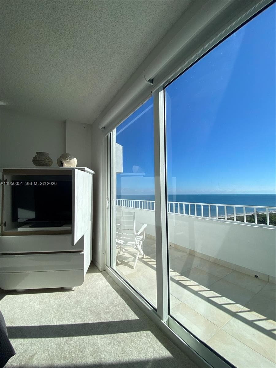 Key Biscayne Commodore Cl, Key Biscayne, FL — 8