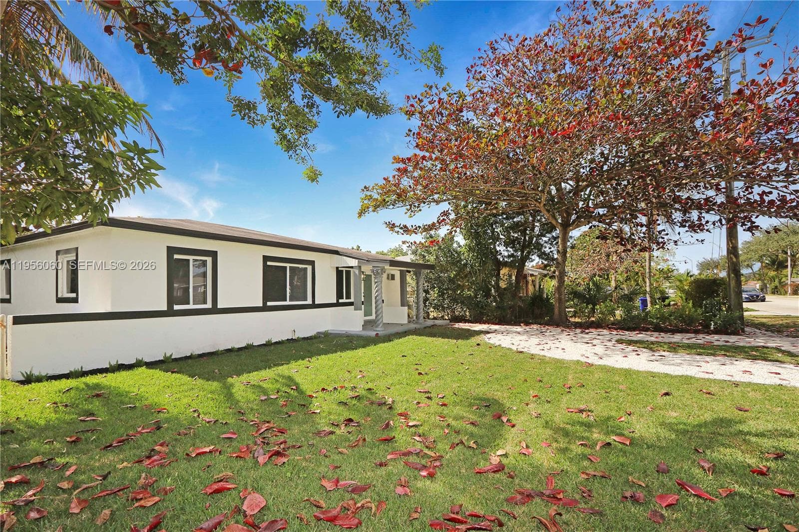 990 NE 159th St, North Miami Beach FL 33162 — 20
