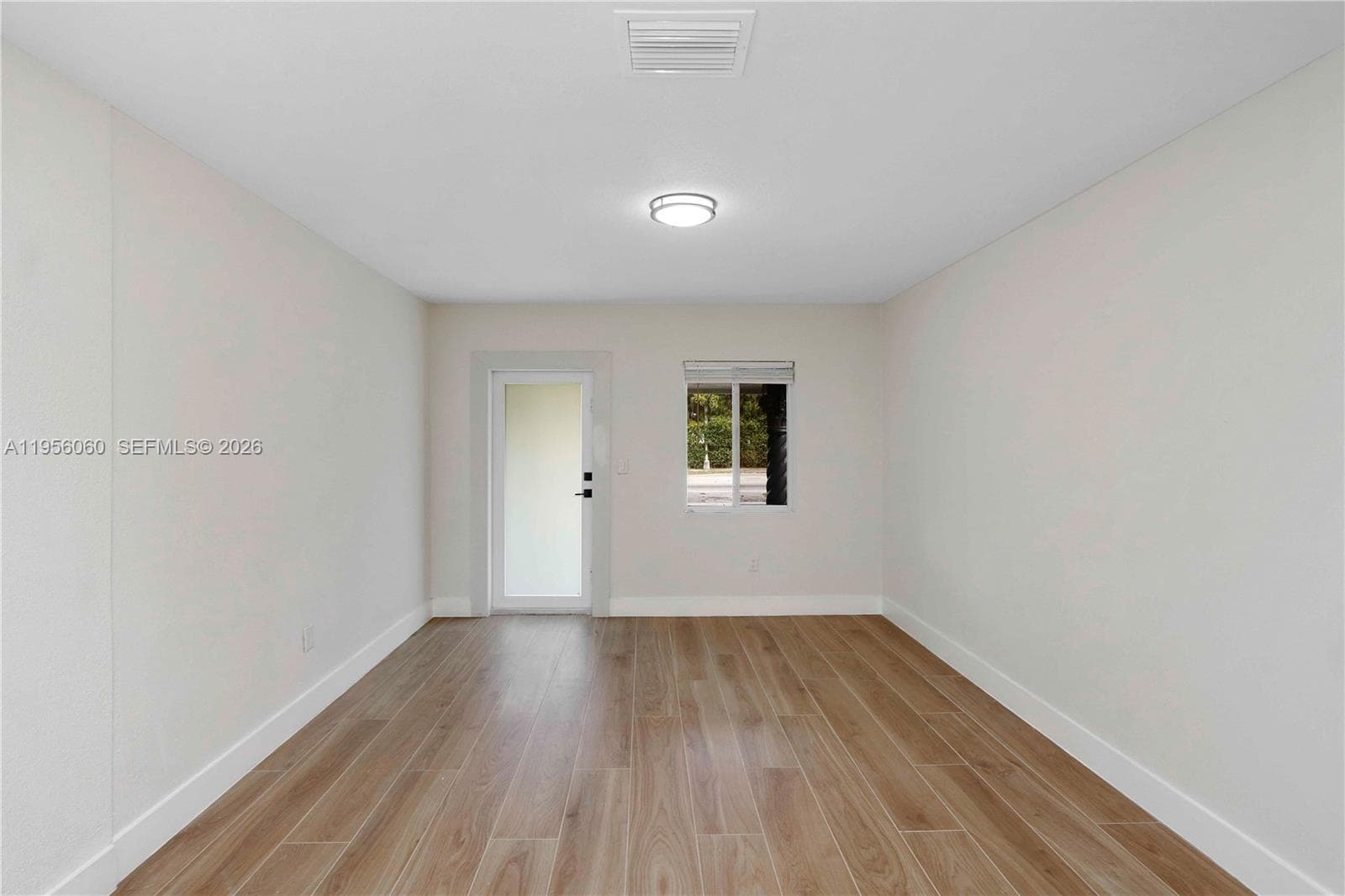 990 NE 159th St, North Miami Beach FL 33162 — 8