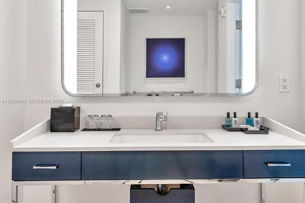 4401 Collins Ave # 1712, Miami Beach FL 33140 — 23