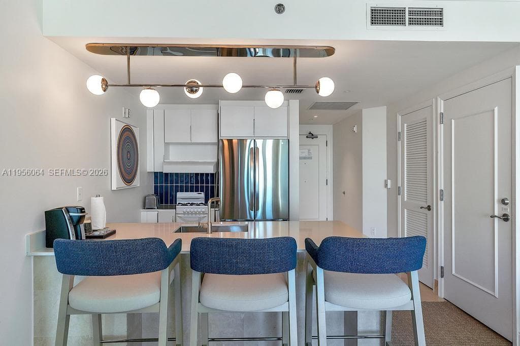 4401 Collins Ave # 1712, Miami Beach FL 33140 — 7