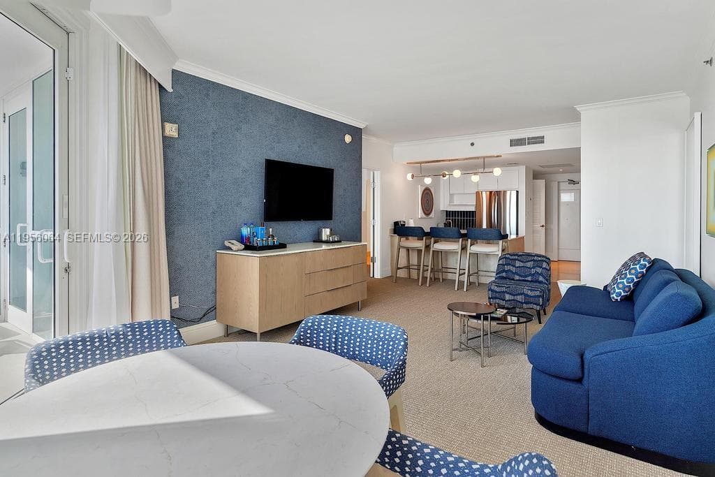 4401 Collins Ave # 1712, Miami Beach FL 33140 — 3