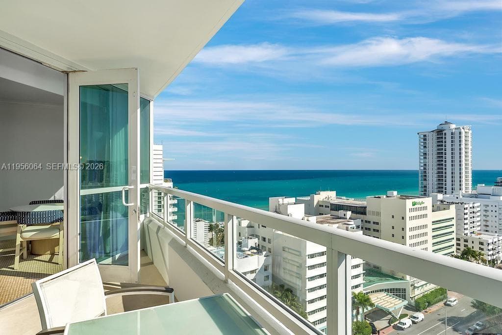 4401 Collins Ave # 1712, Miami Beach FL 33140 — 1