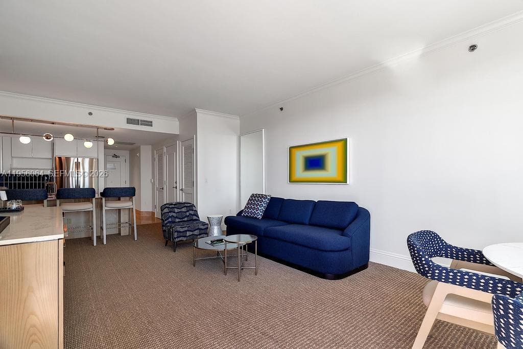 4401 Collins Ave # 1712, Miami Beach FL 33140 — 5