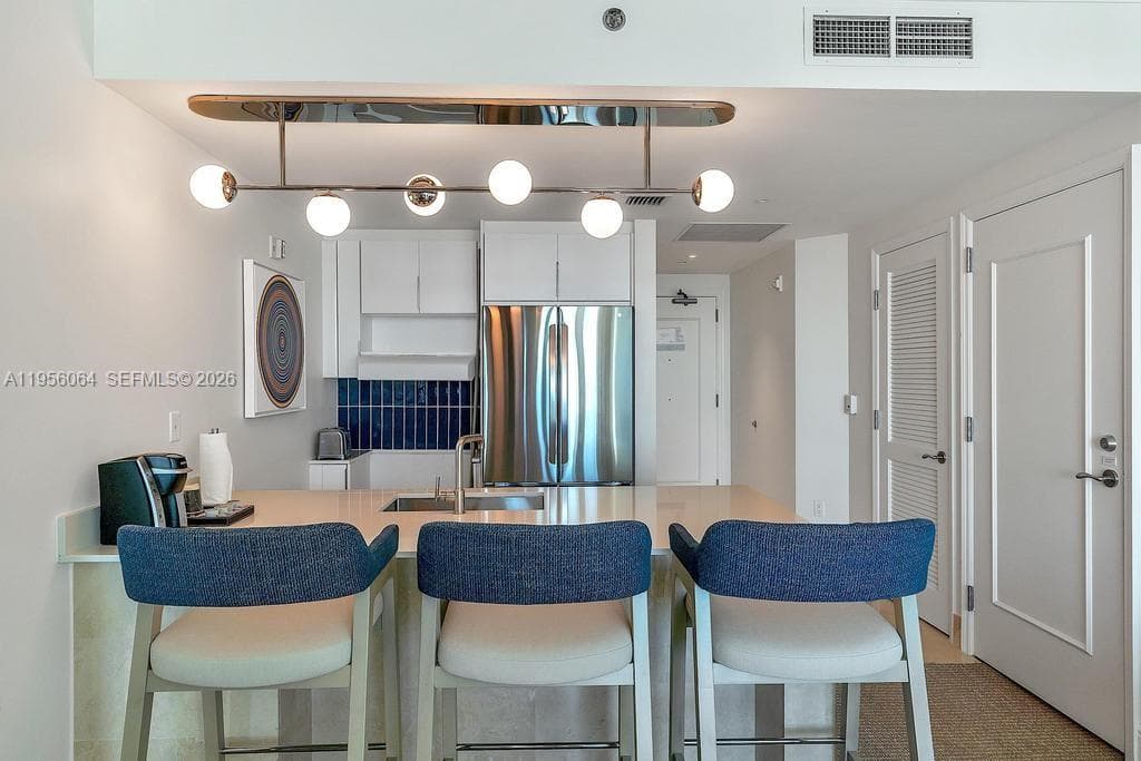 4401 Collins Ave # 1712, Miami Beach FL 33140 — 10