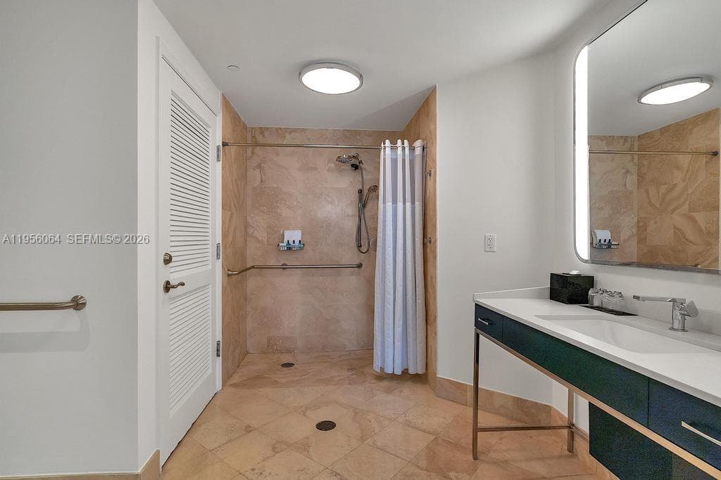 4401 Collins Ave # 1712, Miami Beach FL 33140 — 25