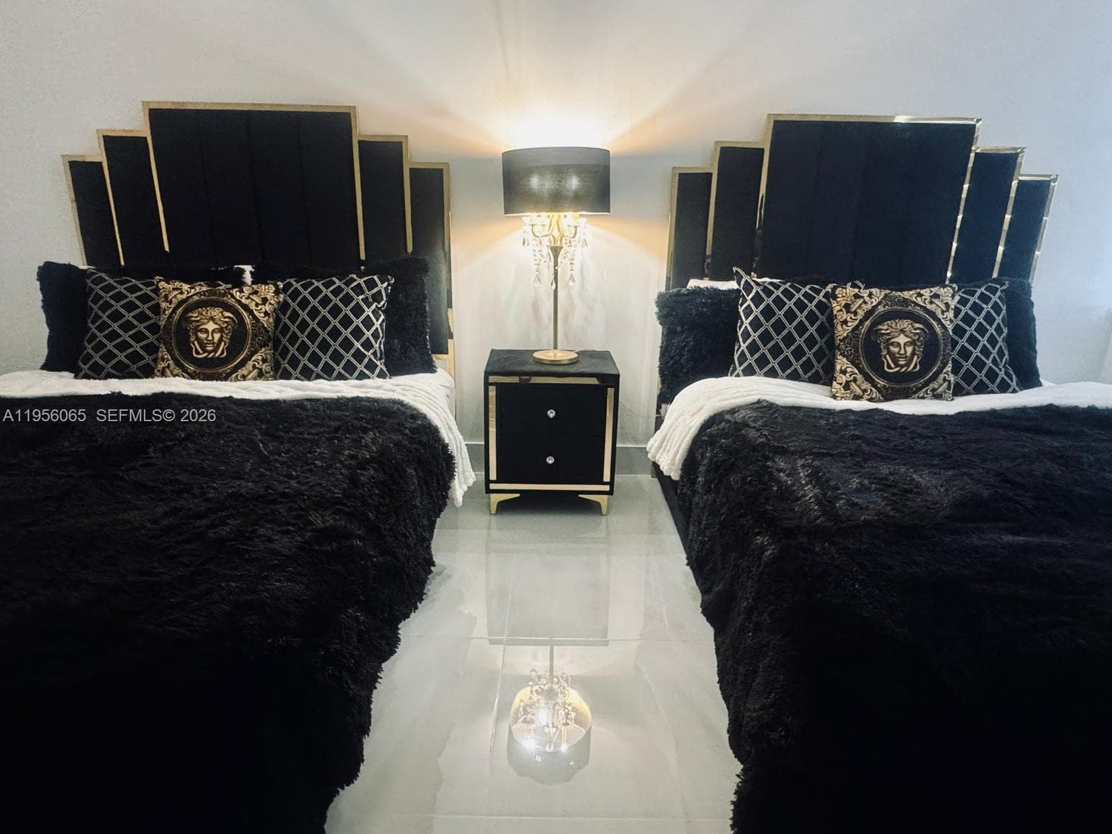 100 Lincoln Rd # 408, Miami Beach FL 33139 — 4