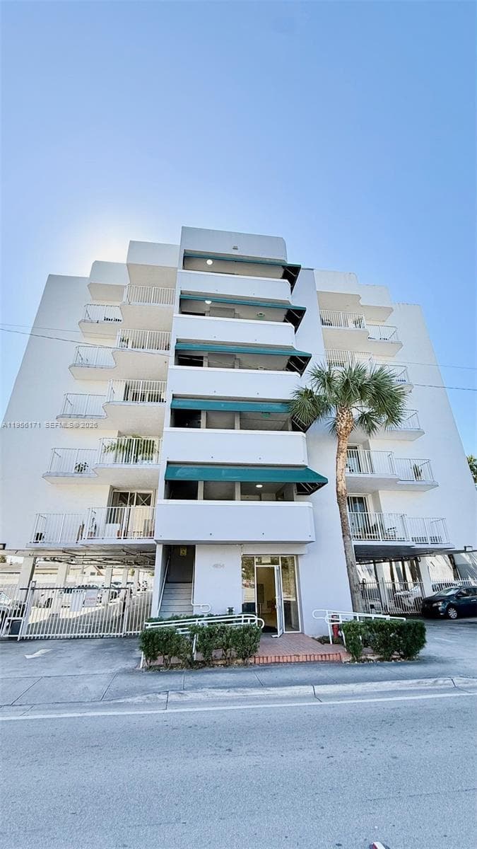 4854 NW 7th St # 508, Miami FL 33126 — 1