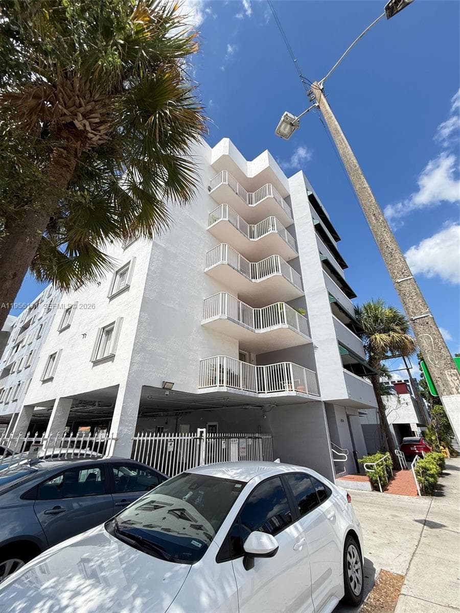 4854 NW 7th St # 508, Miami FL 33126 — 4