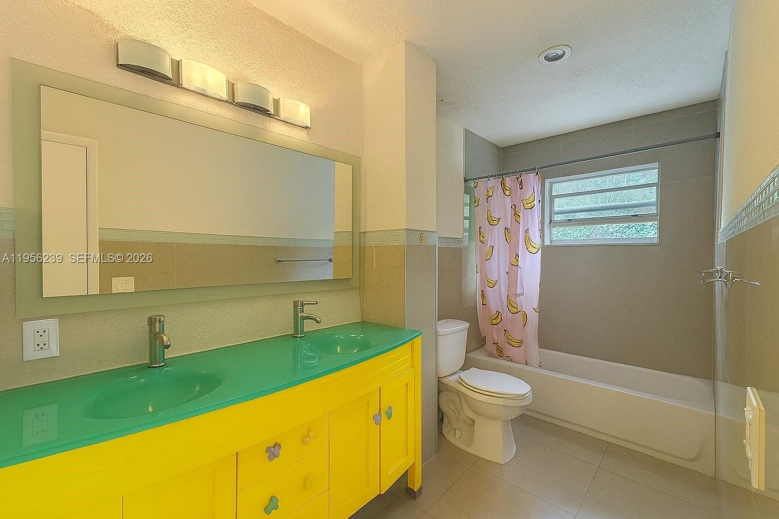 13101 Memorial Hwy # 215, North Miami FL 33161 — 9