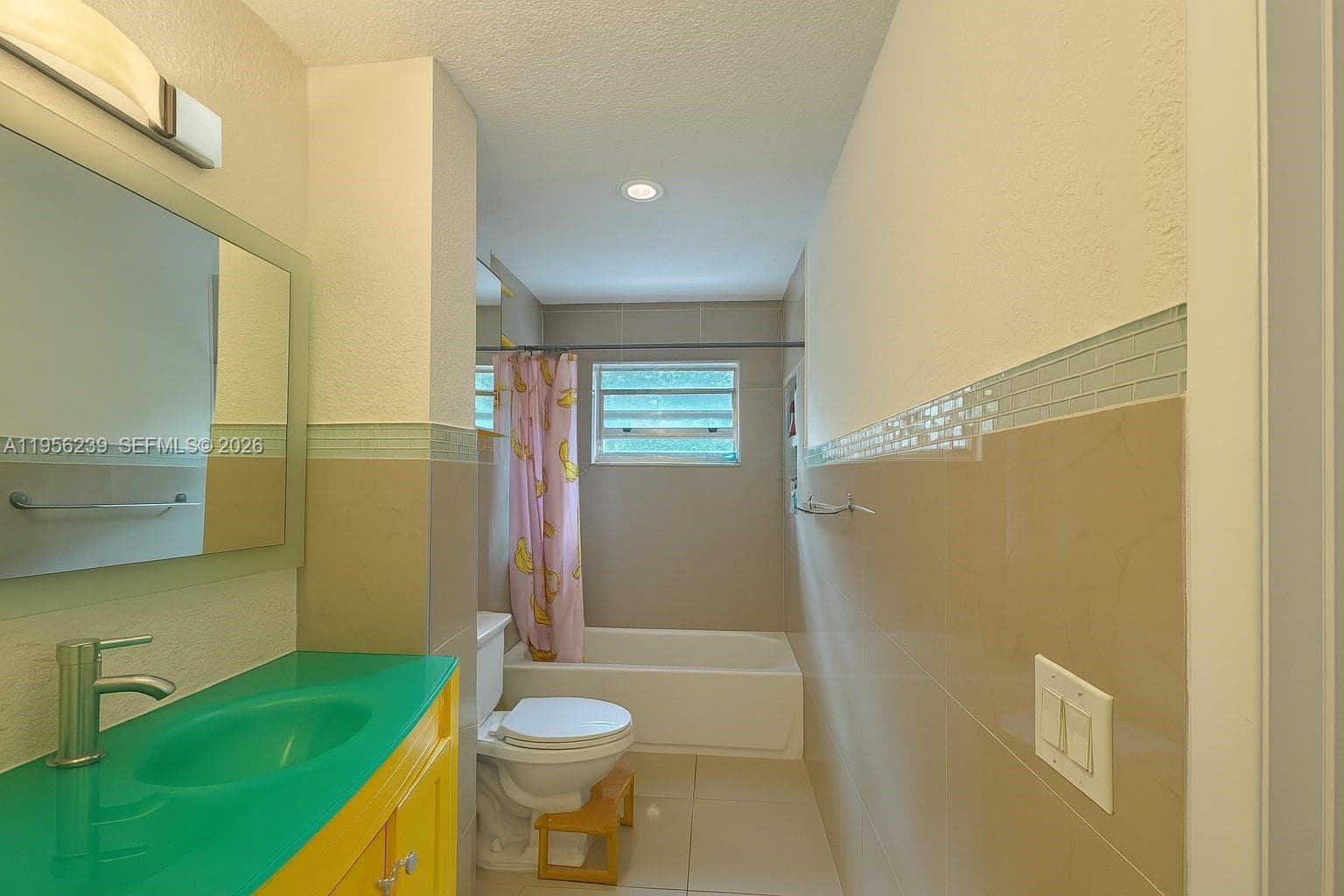 13101 Memorial Hwy # 215, North Miami FL 33161 — 10
