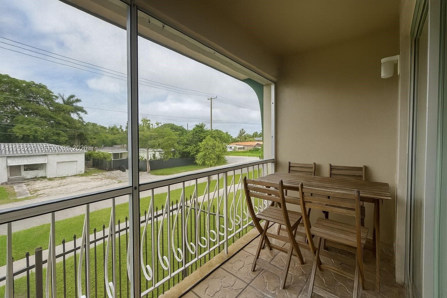 13101 Memorial Hwy # 215, North Miami FL 33161 — 11